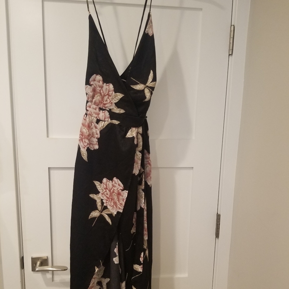 Urban Outfitters Black Floral Wrap Dress - Picture 2 of 4